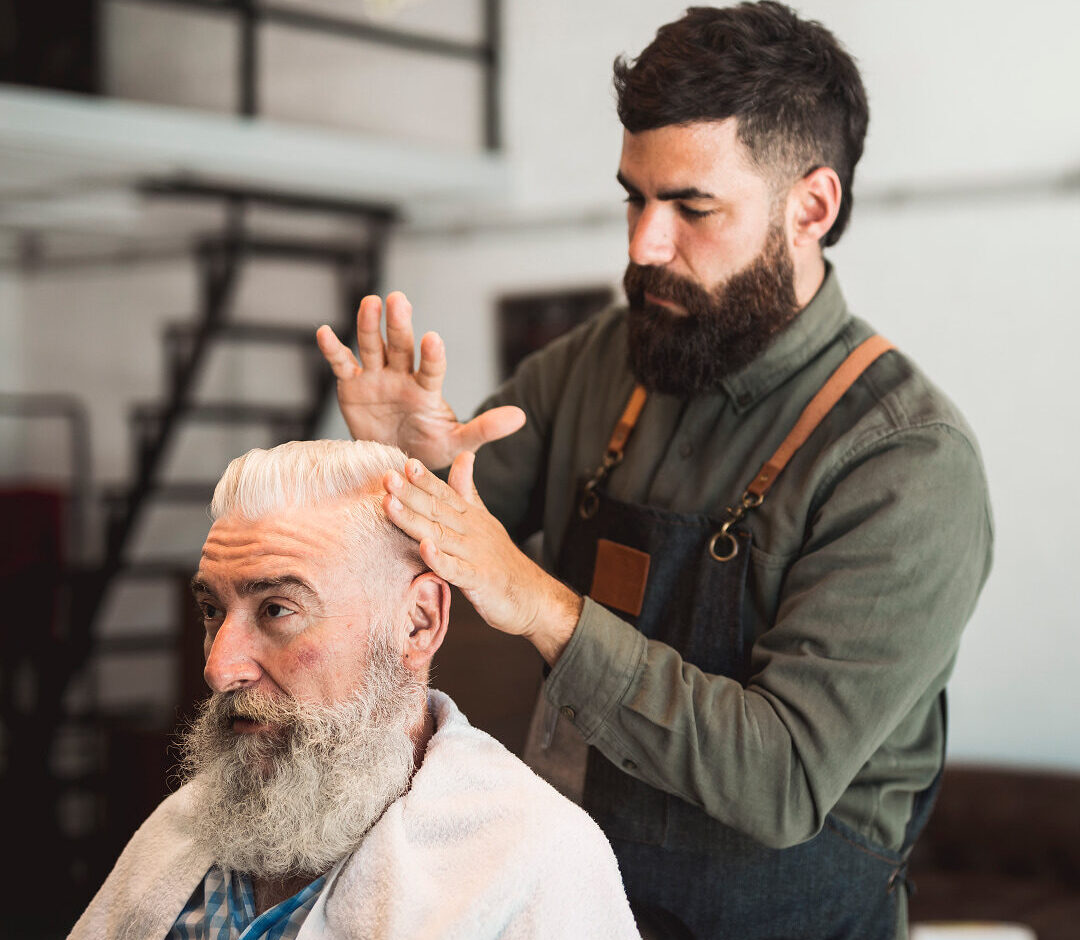 hair catting of an elderly customer